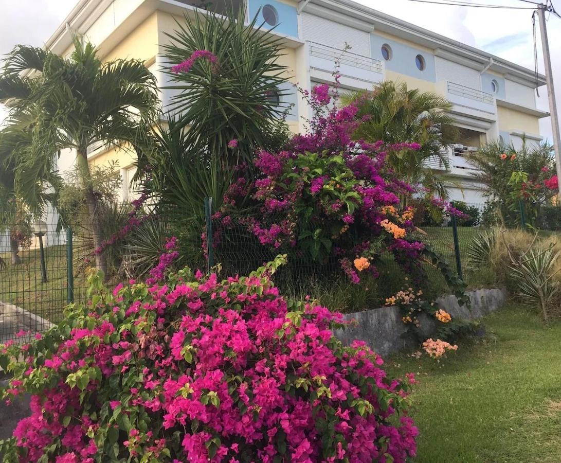 Les Hibiscus Apartment Sainte-Luce Exterior photo